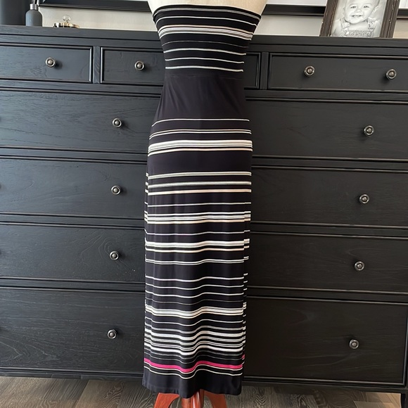 White House Black Market Strapless Dress - Picture 5 of 11